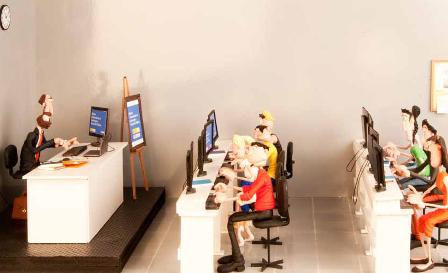 Imagen de una escena de la exposición del INAP "Otra forma de vernos: Tu Administración sirve, tu Administración te sirve"